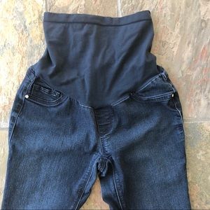 Maternity jeans size small.  Good used condition